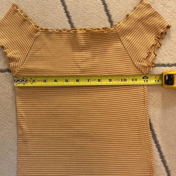 Striped off the shoulder crop top - Picture 3 of 5